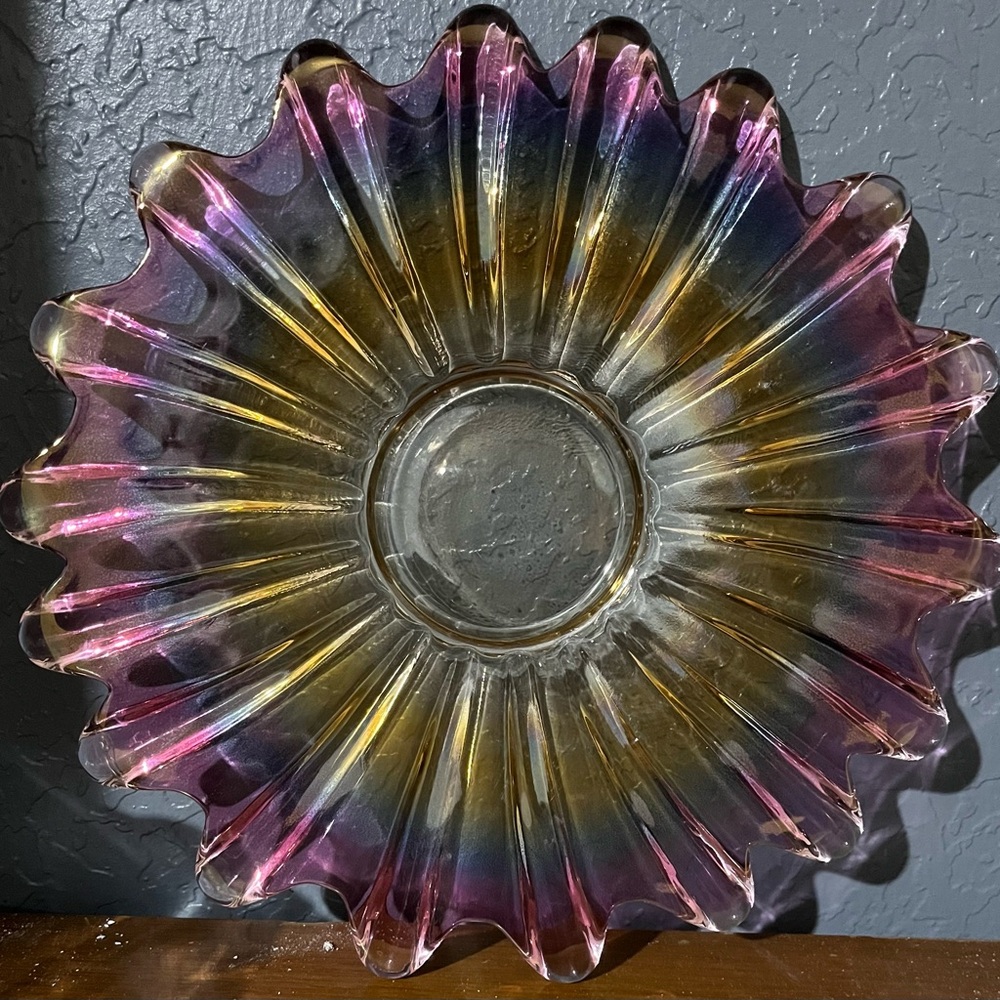 Vintage Carnival Glass Sunburst